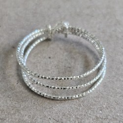 Bague triple tour Star en argent 925 massif recyclé au fil scintillant texturé Éclats Nomades.